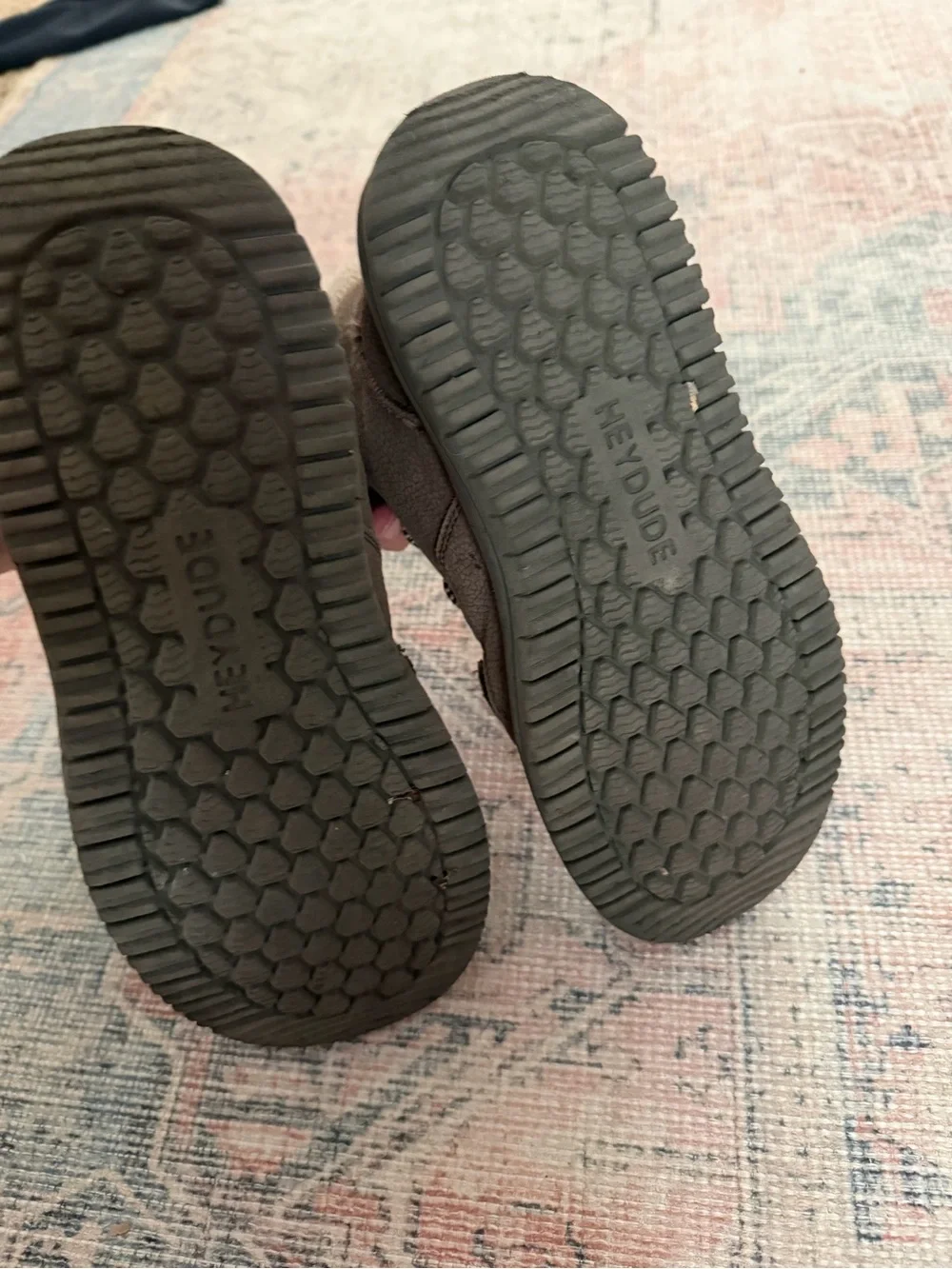 Hey dude size 7